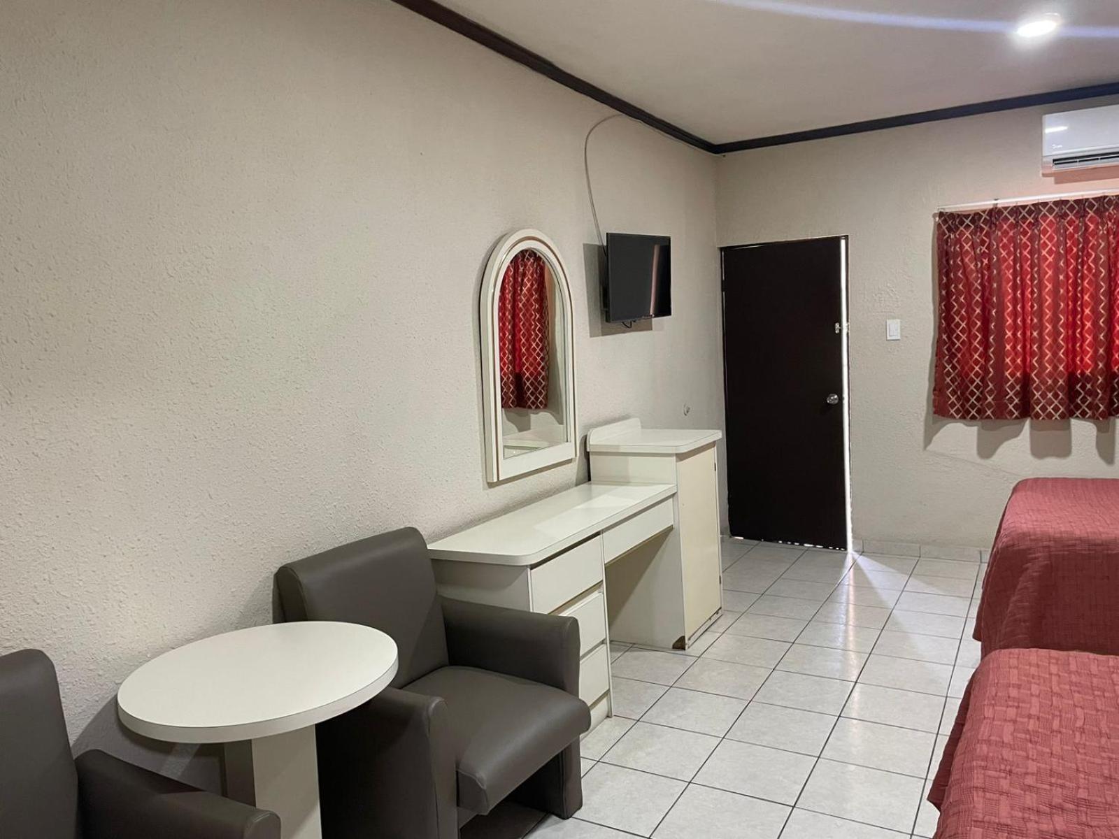 Kavia Meoqui Hotel & Suites Habitación foto